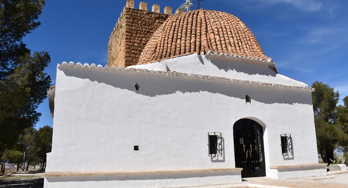 Torre Alabí y Ermita
