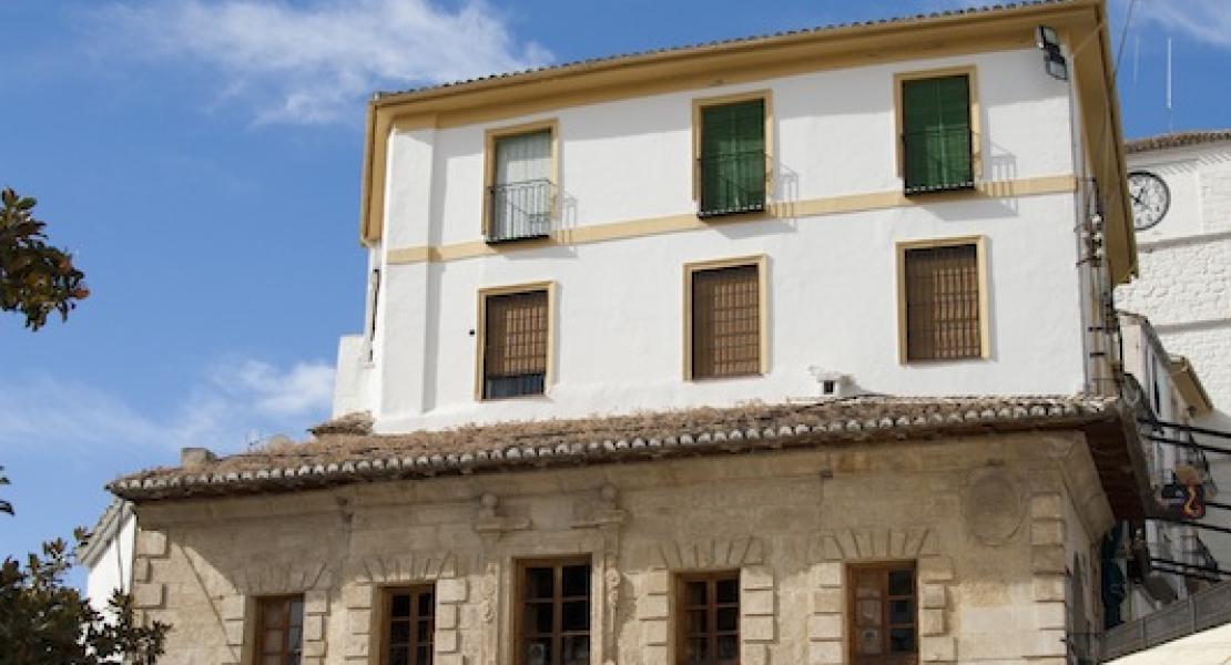 Portada de la Casa de los Oficios - Fotografía: Turismo Montefrío